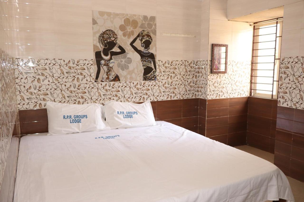 Annaiyin Hotel King Palace Велангани Екстериор снимка